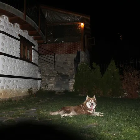 Eco Village Under The Cliffs *