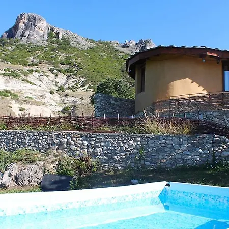 Eco Village Under The Cliffs * Ilindentsi