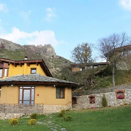 Eco Village Under The Cliffs * Ilindentsi