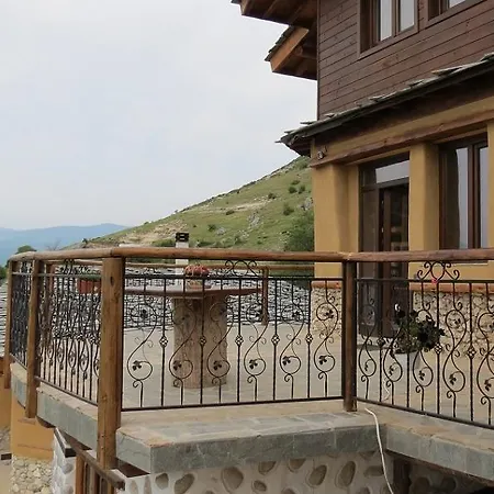 Eco Village Under The Cliffs * Ilindentsi