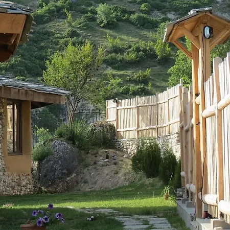 Ferienhaus Eco Village Under The Cliffs *
