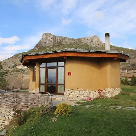 Eco Village Under The Cliffs Casa de Férias Ilindentsi