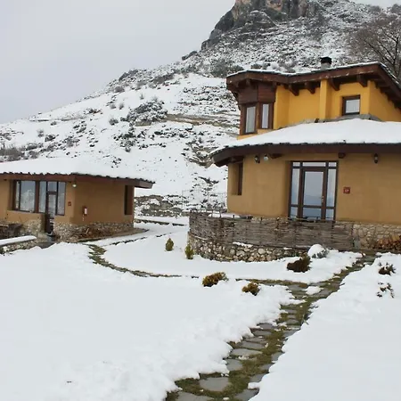 Eco Village Under The Cliffs Ferienhaus *