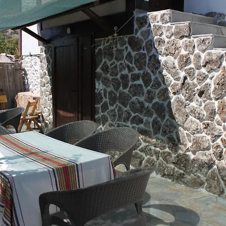 Eco Village Under The Cliffs Casa de Férias Ilindentsi