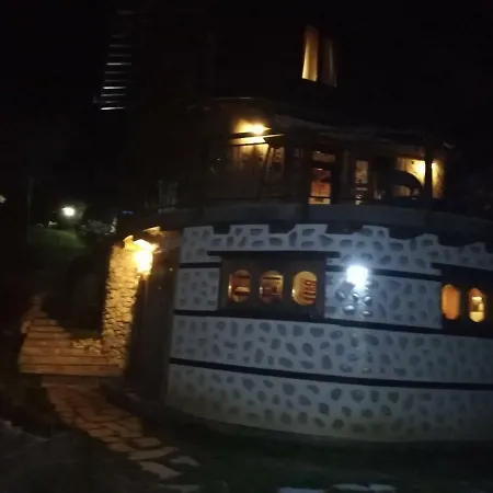 Eco Village Under The Cliffs Semesterbostad *