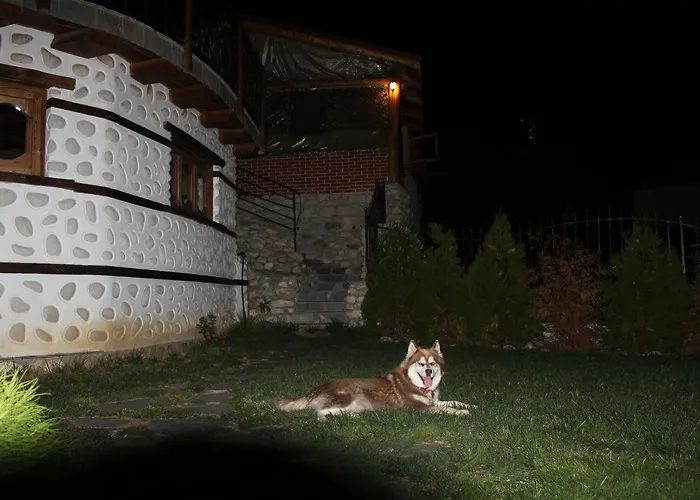 Eco Village Under The Cliffs *