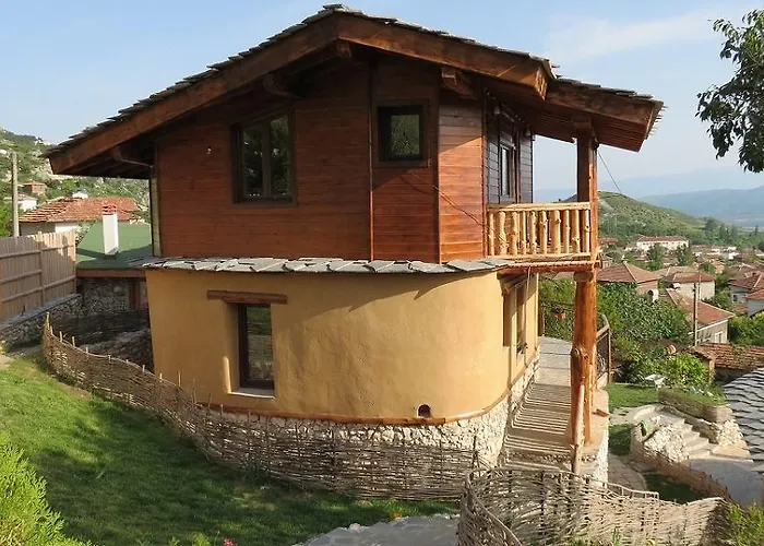 Eco Village Under The Cliffs
