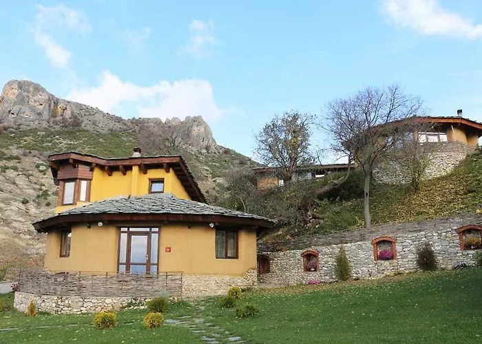 Eco Village Under The Cliffs * Ilindentsi