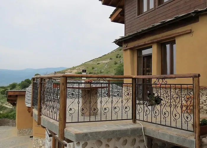 Eco Village Under The Cliffs * Ilindentsi