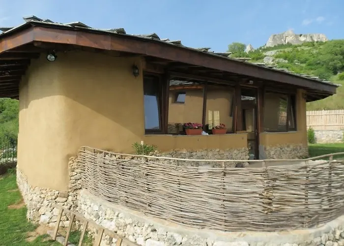 Eco Village Under The Cliffs Ferienhaus Ilindentsi