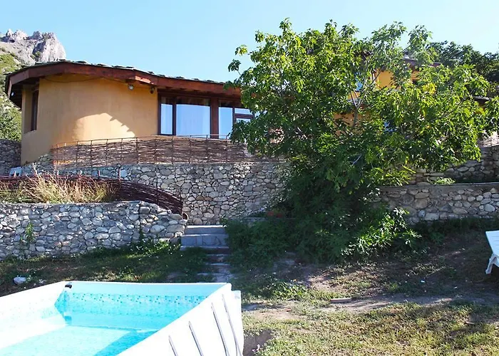 Eco Village Under The Cliffs *