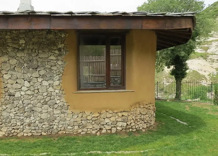 Eco Village Under The Cliffs Vakantiehuis *