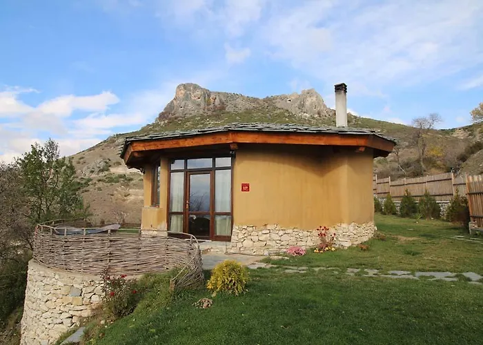 Eco Village Under The Cliffs Ferienhaus Ilindentsi