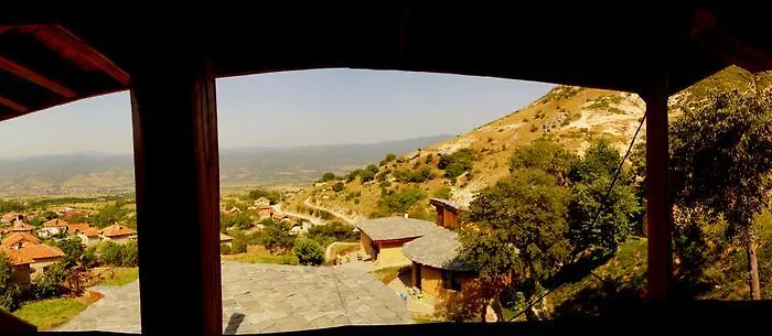 Eco Village Under The Cliffs