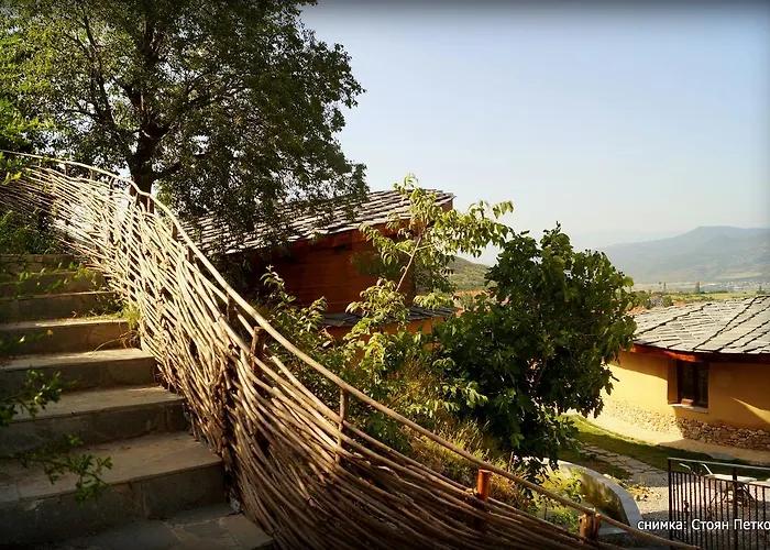 Eco Village Under The Cliffs