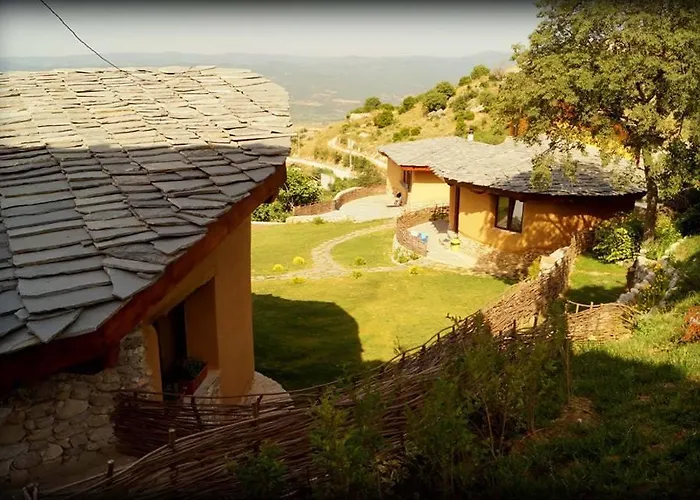 Eco Village Under The Cliffs
