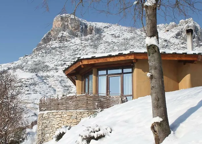 Eco Village Under The Cliffs * Ilindentsi