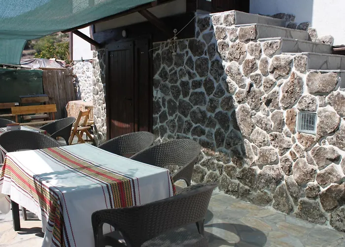 Eco Village Under The Cliffs Ferienhaus Ilindentsi