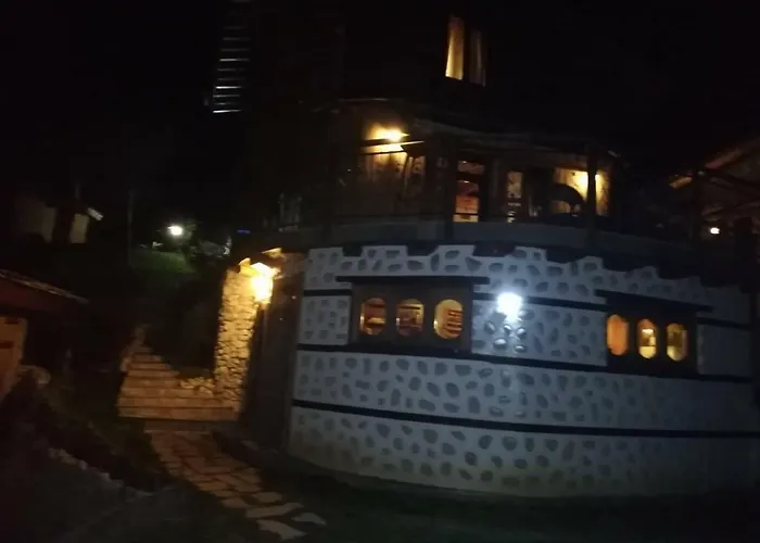 Eco Village Under The Cliffs Ferienhaus *